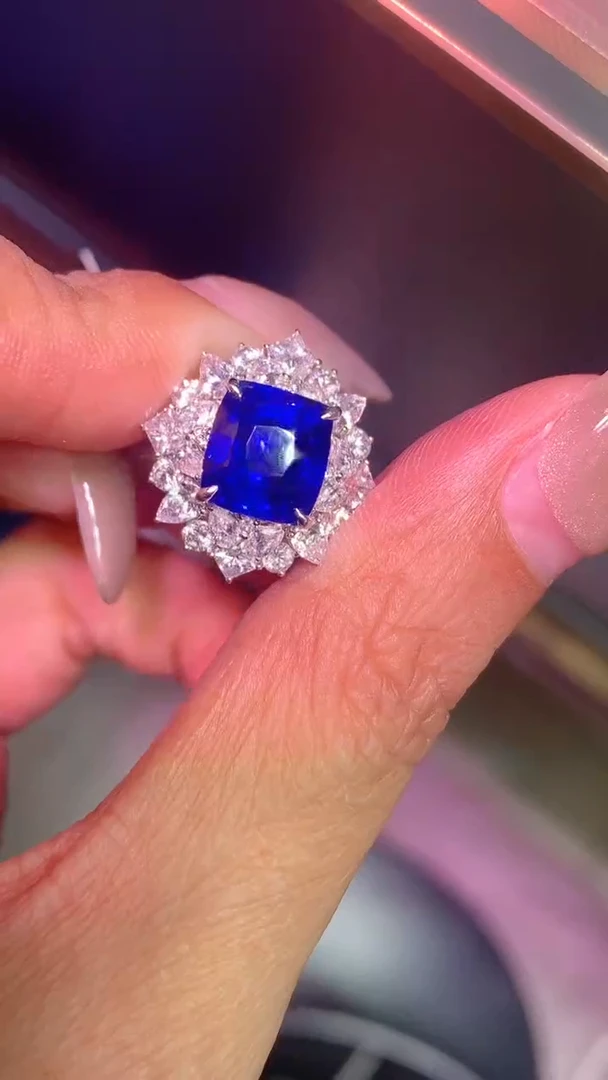 戒指蓝宝石18K金镶嵌4.56CT