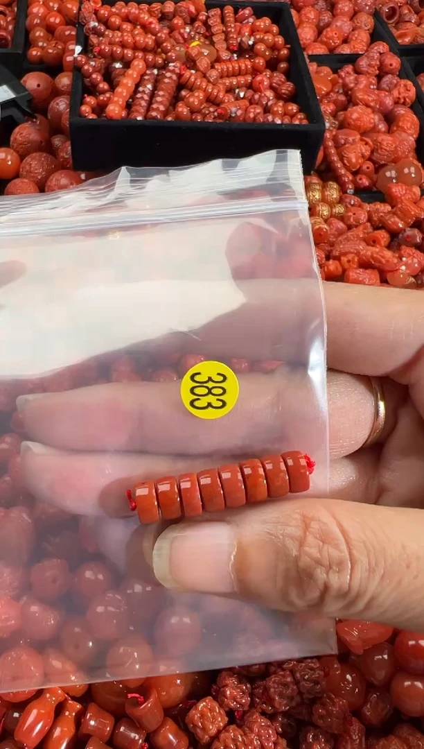 南红玛瑙未镶嵌颈饰1