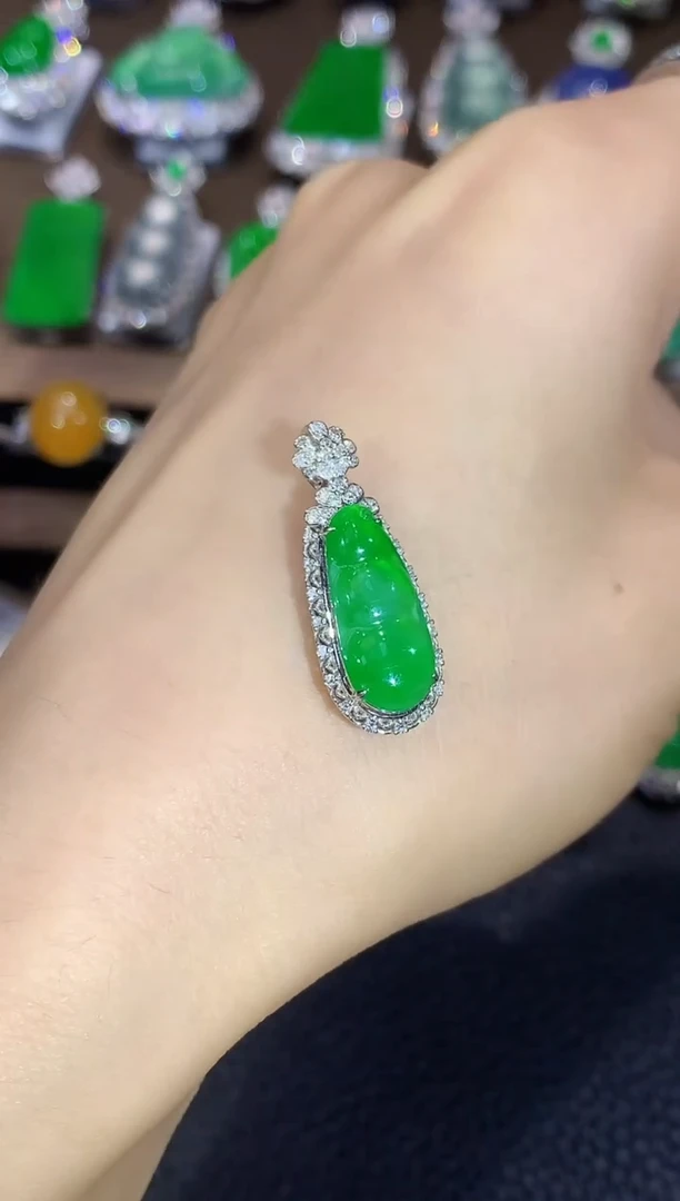 吊坠(不含链)18K金镶嵌翡翠D12