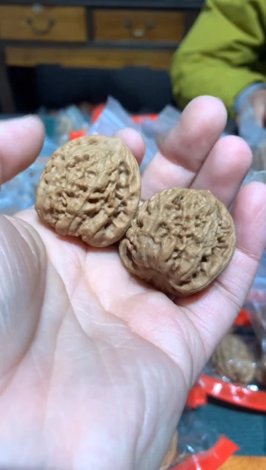 【闪购商品】文玩核桃吊坠小官帽核桃