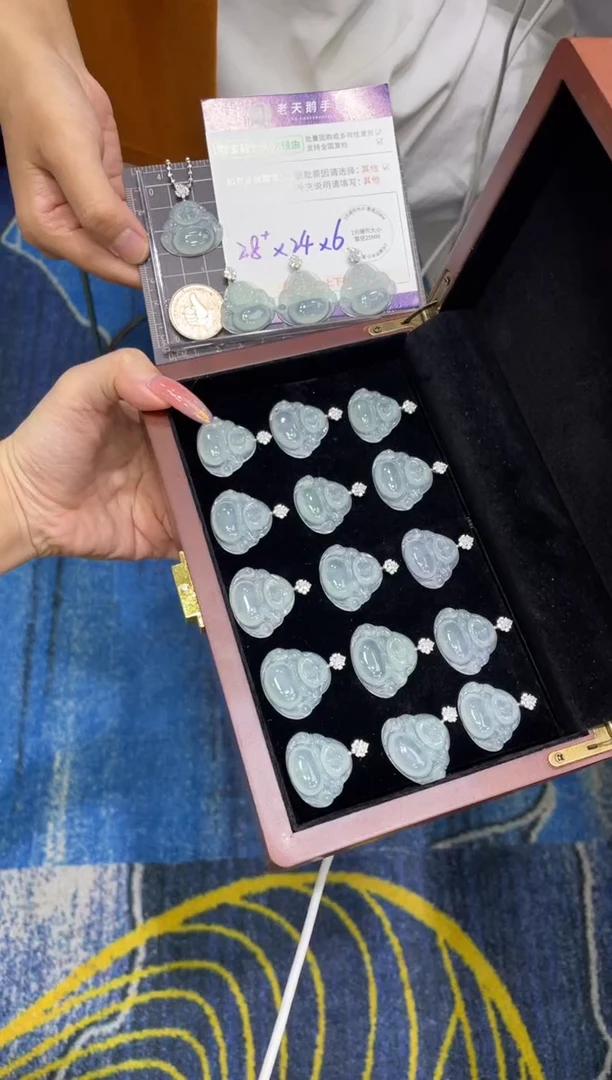 18K金镶嵌挂件翡翠佛公FL15/多样性发其一CP配绳