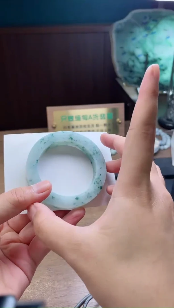 未镶嵌手镯定制翡翠悠*定制