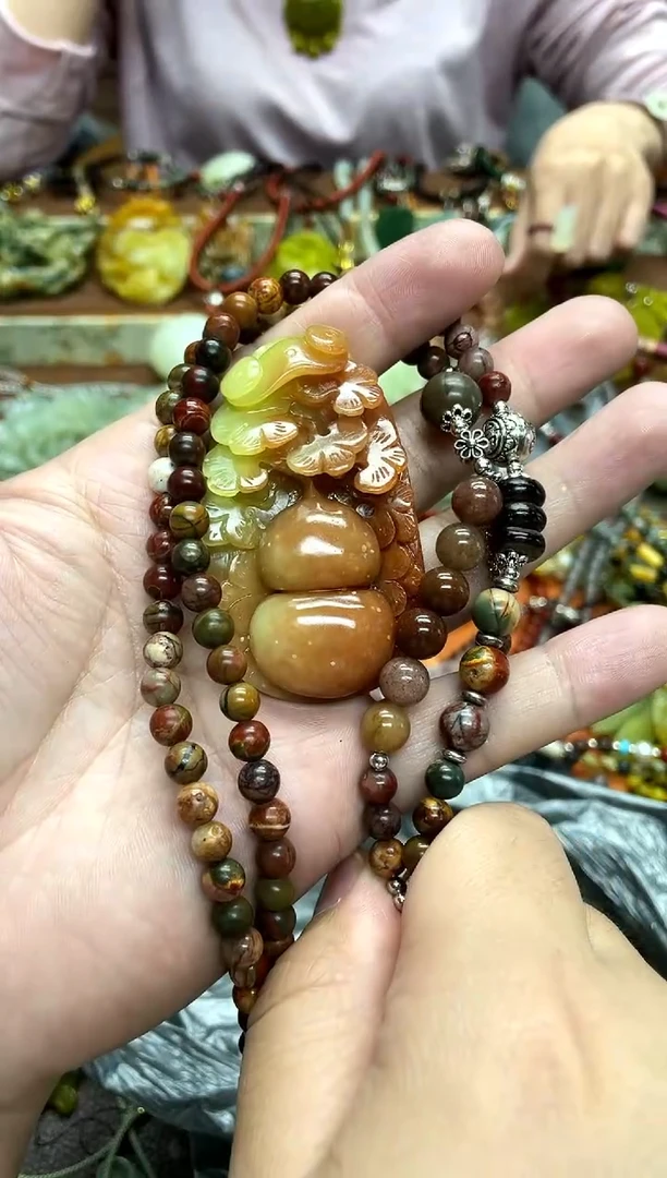 未镶嵌岫玉吊坠君*·