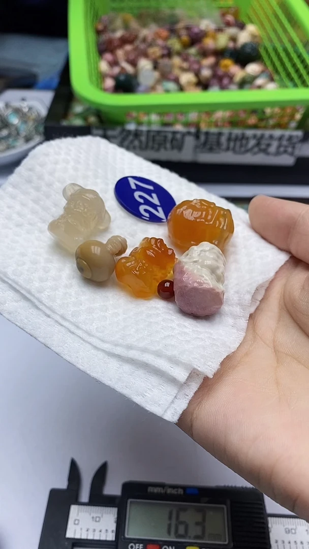 玛瑙/玉髓雕刻件未镶嵌227随机发