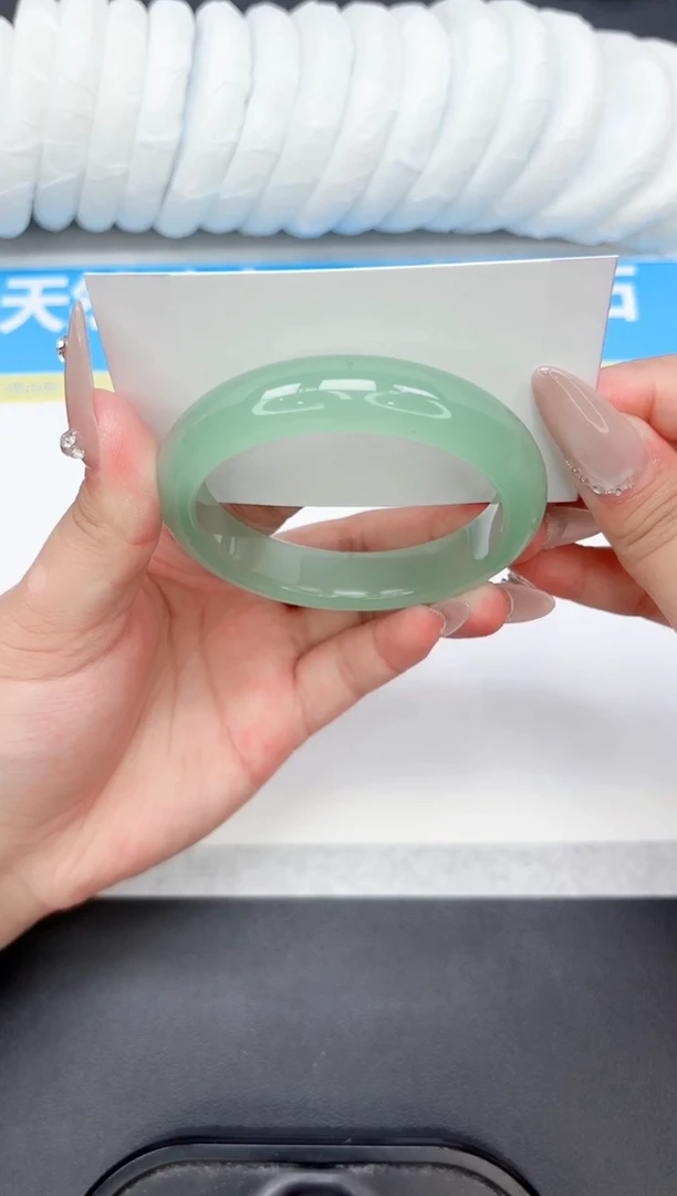 未镶嵌手镯石英质玉48-58.2