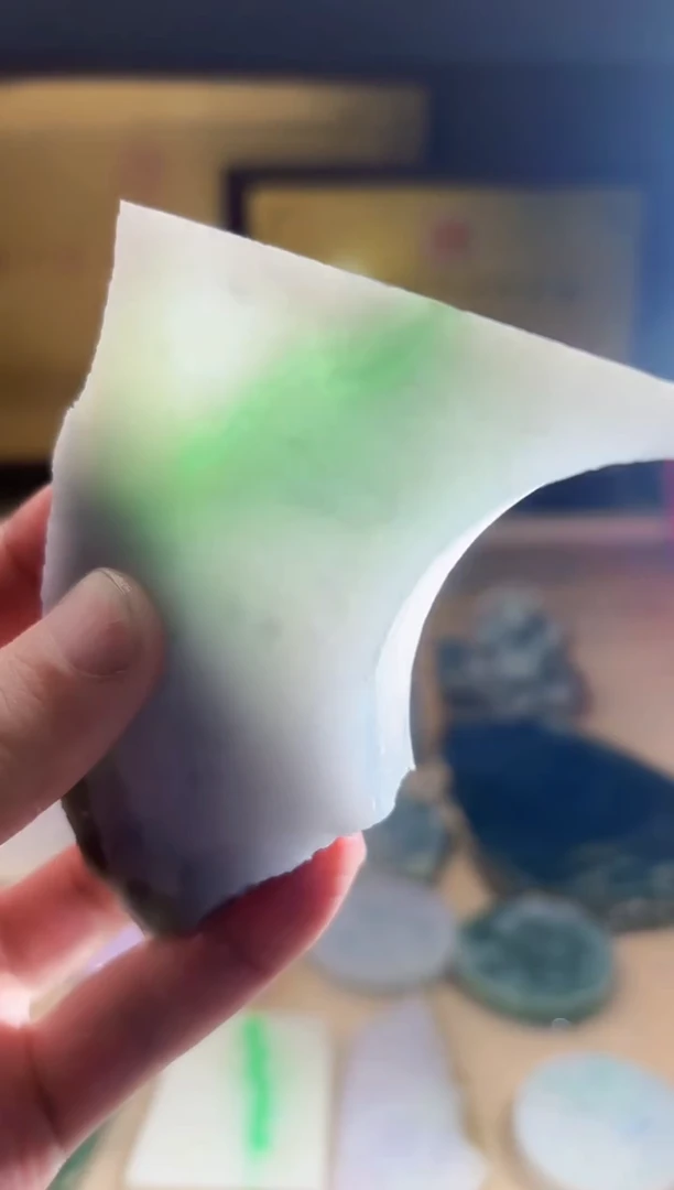 翡翠挂件未镶嵌A货张麦7993