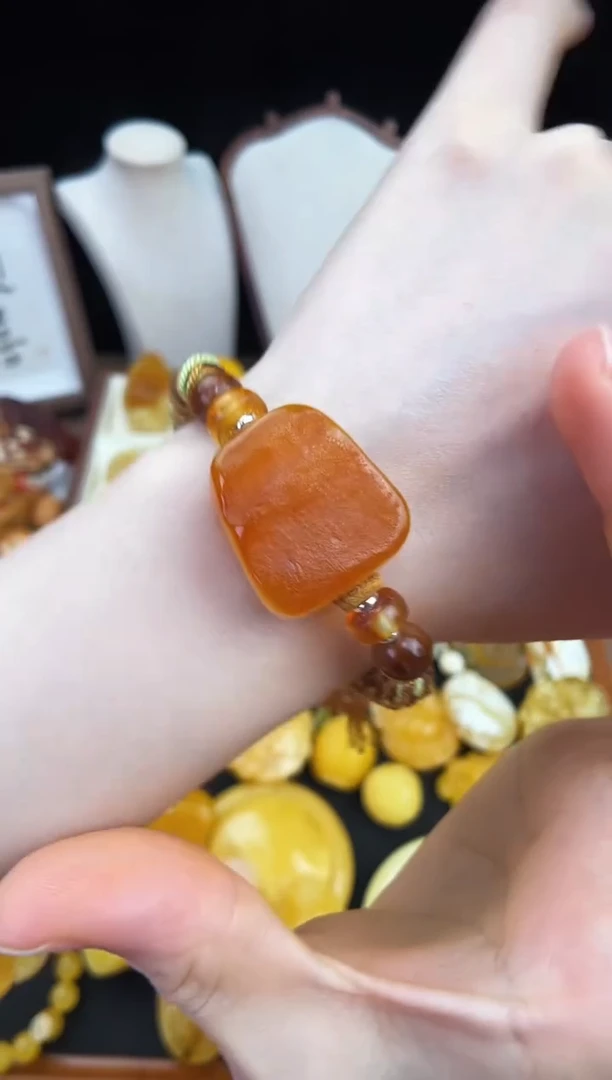 琥珀未镶嵌珠宝奇石柒月