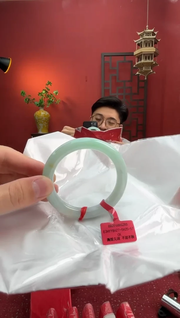 未镶嵌手镯（圆镯）翡翠翡翠手镯7