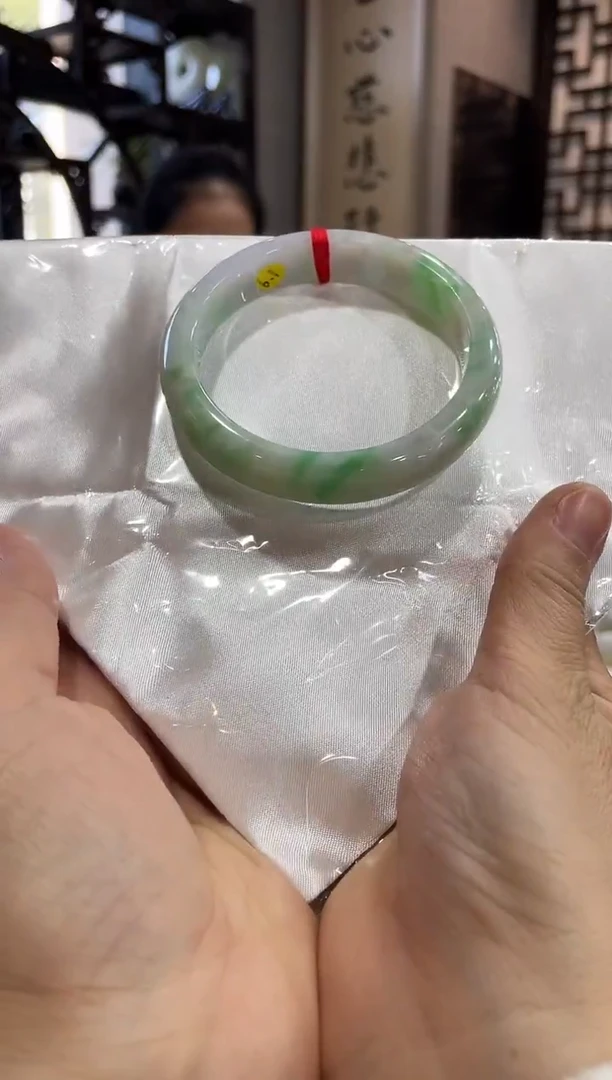 未镶嵌手镯翡翠61，下59