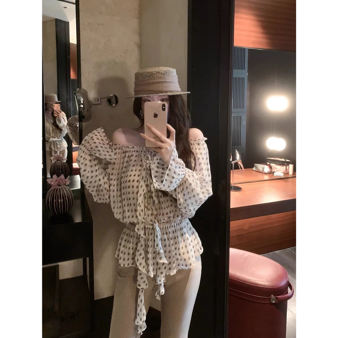 早秋新款温柔复古波点一字肩衬衫女愁褶系带长袖上衣D571