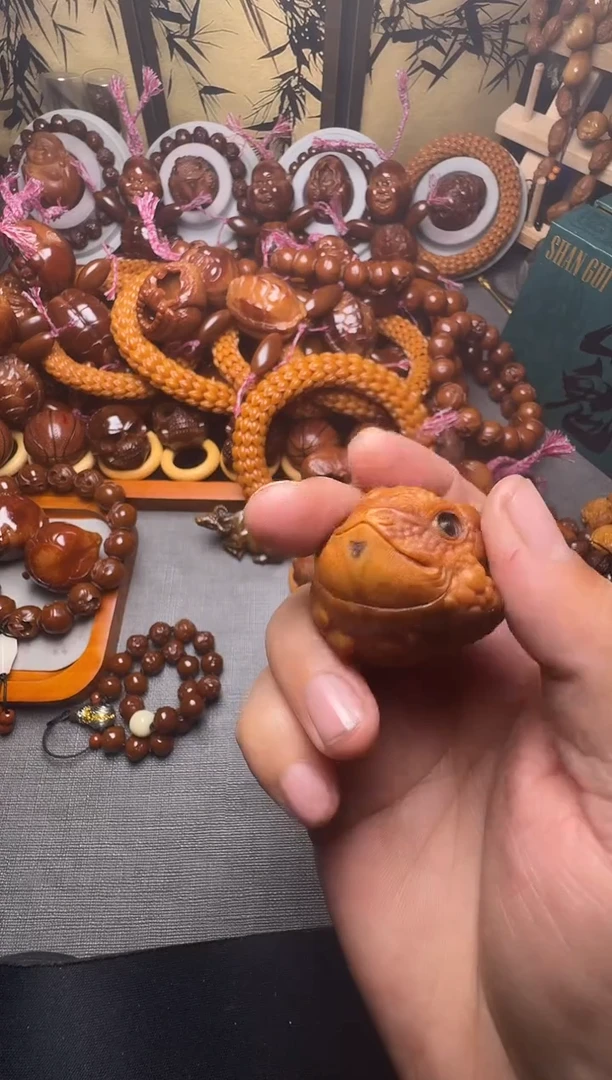 手串橄榄核独****噜金蝉一个