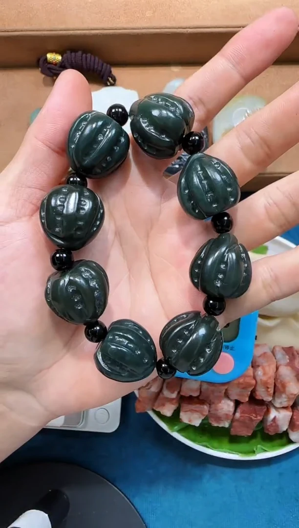 颈饰未镶嵌和田玉青*手串