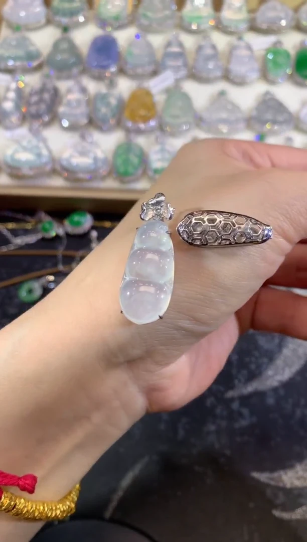 吊坠(不含链)18K金镶嵌翡翠47-豆子