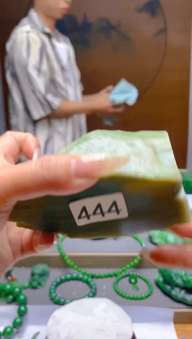 和田玉（碧玉）未镶嵌珠宝半成品1