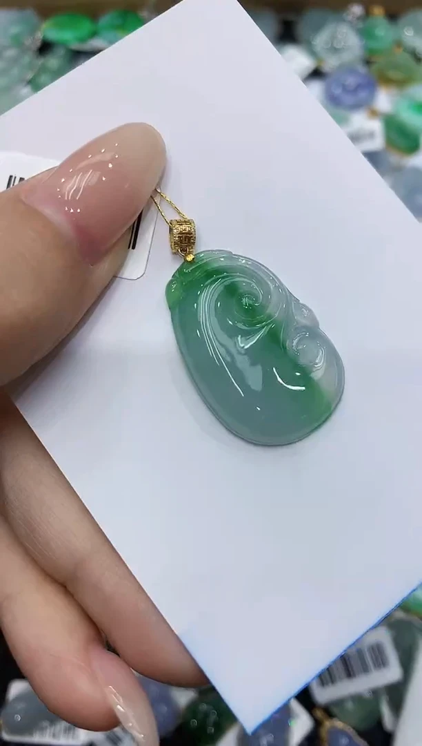 翡翠18K金镶嵌颈饰111111111111