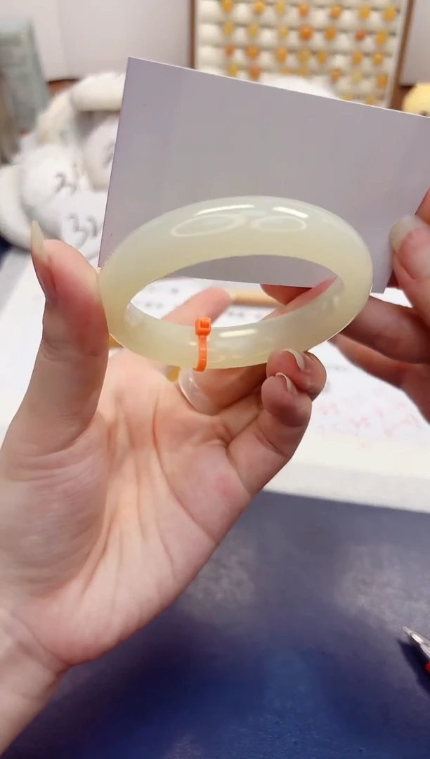 石英质玉手镯未镶嵌43-玉兰白-圈口56