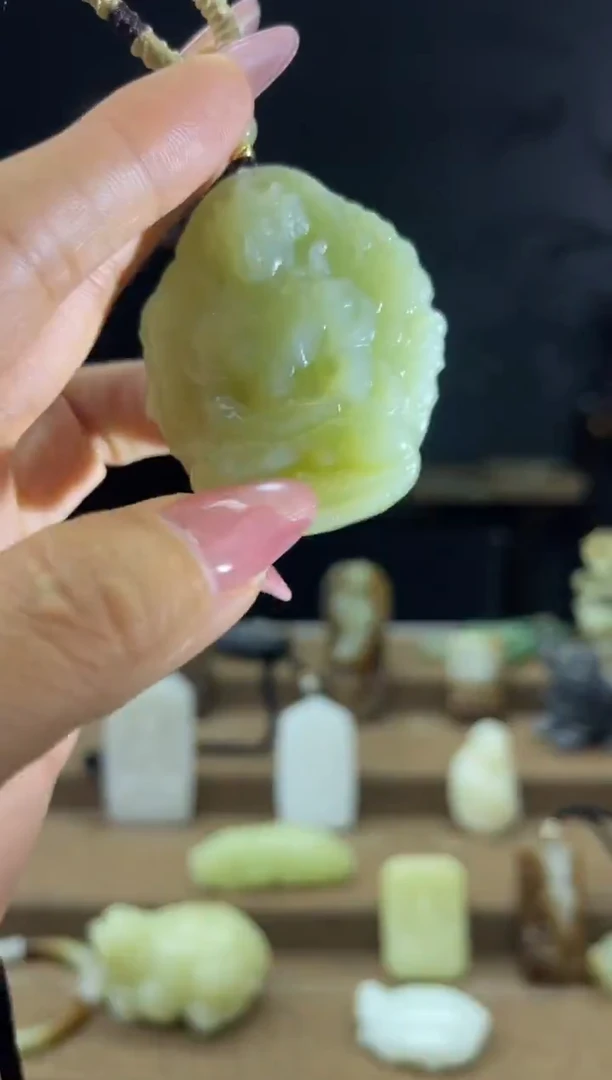 颈饰未镶嵌和田玉1