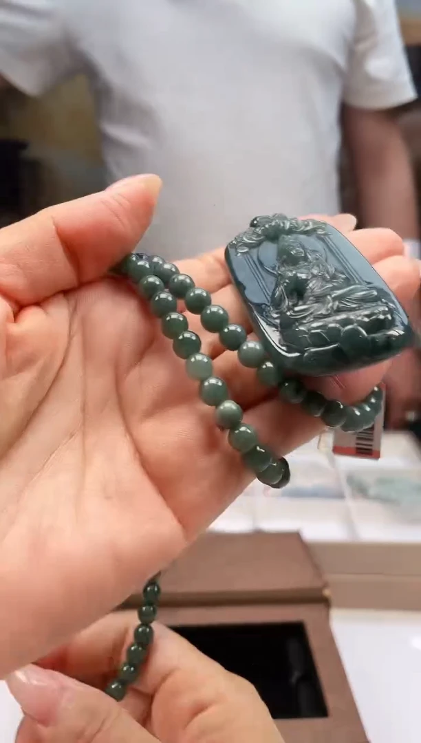 翡翠未镶嵌吊坠(不含链)56