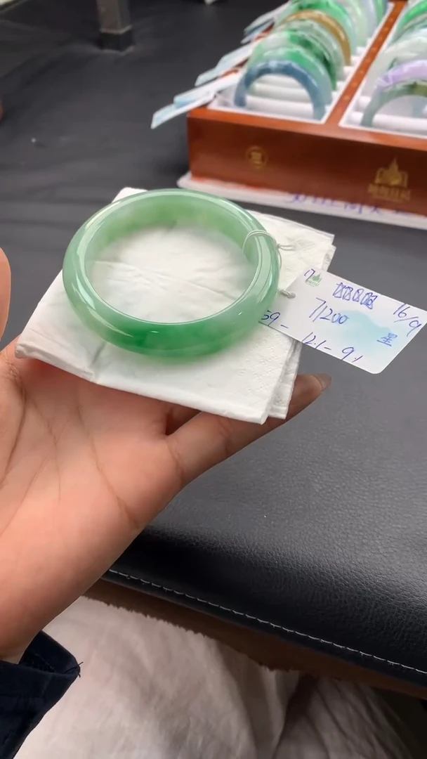 未镶嵌手镯翡翠T****妮非全款意向金