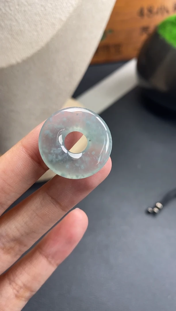 颈饰未镶嵌翡翠冰种甜甜圈