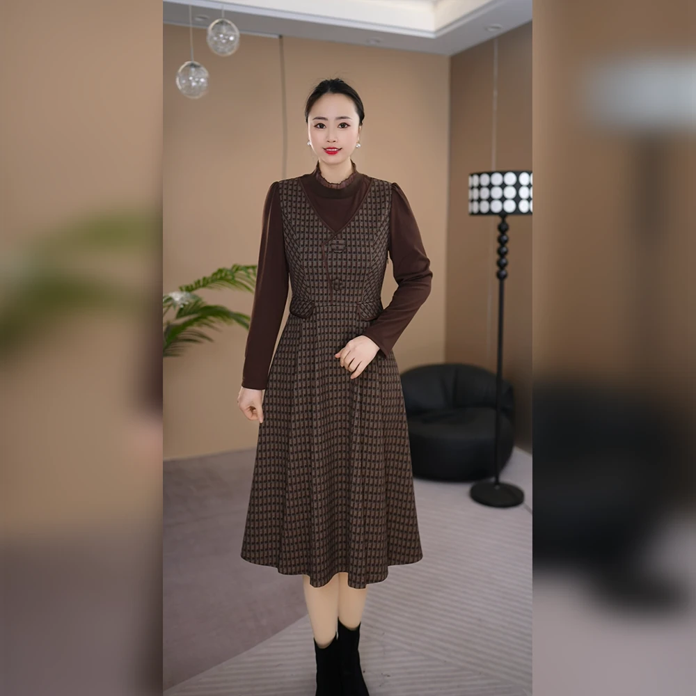 秋季新款假两件磨毛精纺连衣裙显瘦中长新款a字裙时尚洋气妈妈装