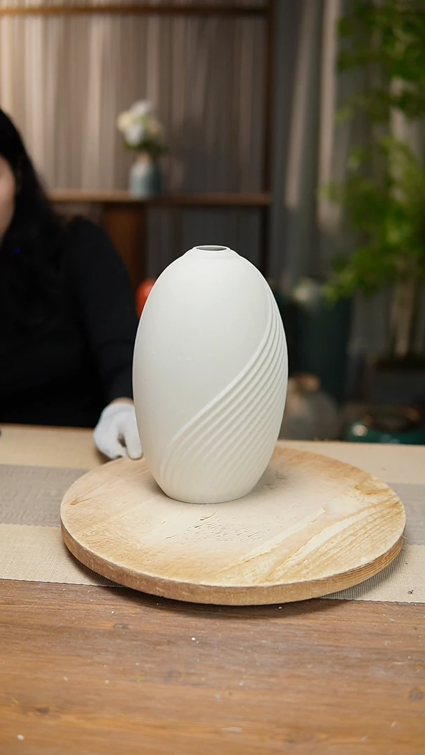 【闪购商品】陶瓷    花器斜纹水滴高26