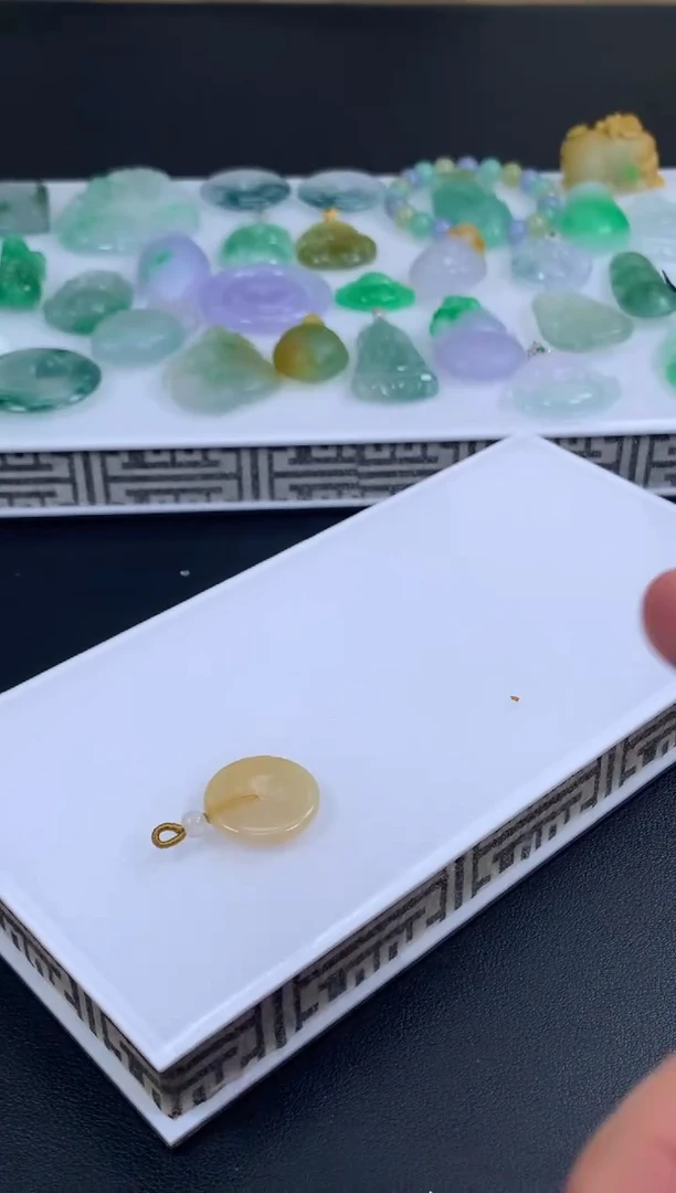 【闪购商品】翡翠挂件未镶嵌翡翠