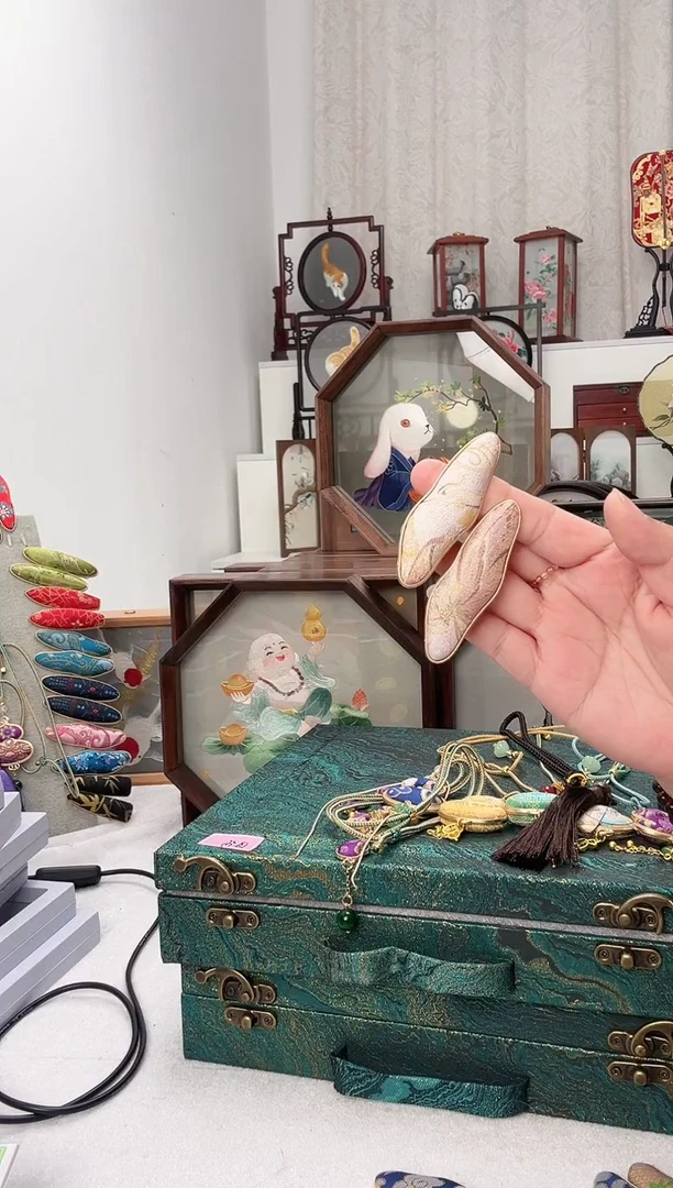扇子苏绣作品手工小夹子