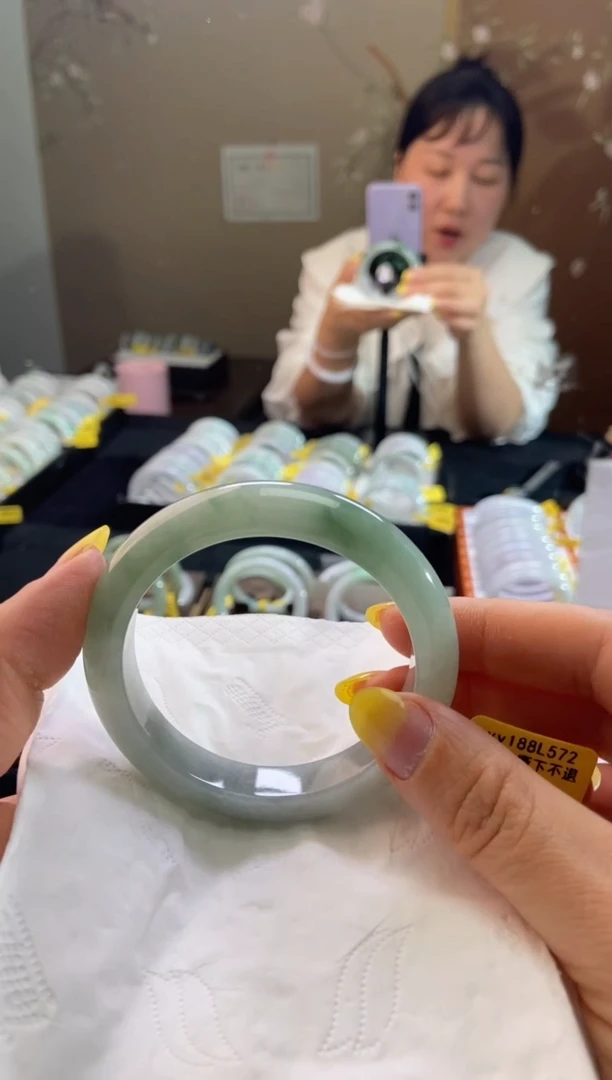 未镶嵌手镯翡翠57.2圈口d