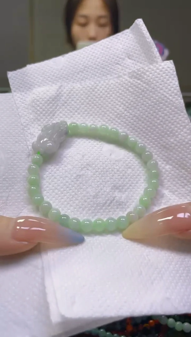 翡翠未镶嵌颈饰5MM/J/翡翠A货，一件也是批发价