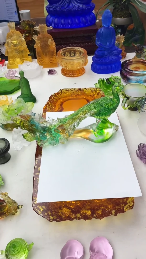 手工艺品琉璃孔雀摆件彩色27*17公分