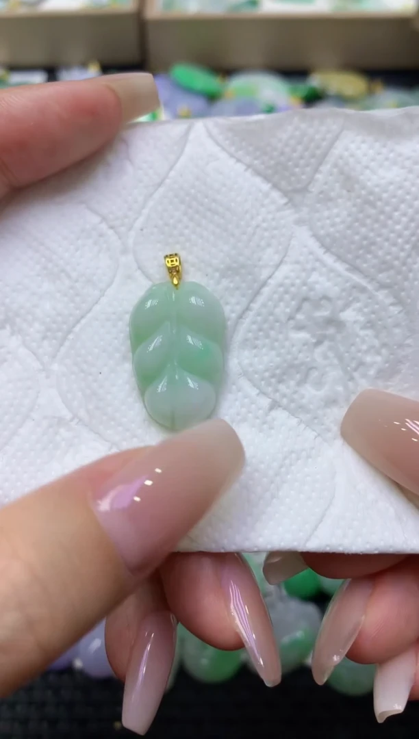 颈饰未镶嵌翡翠天然缅甸翡翠A货