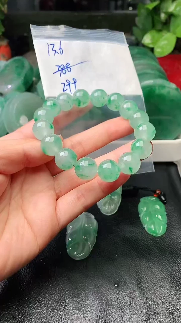 定制石英质玉（非洲翠）手串13.6mm