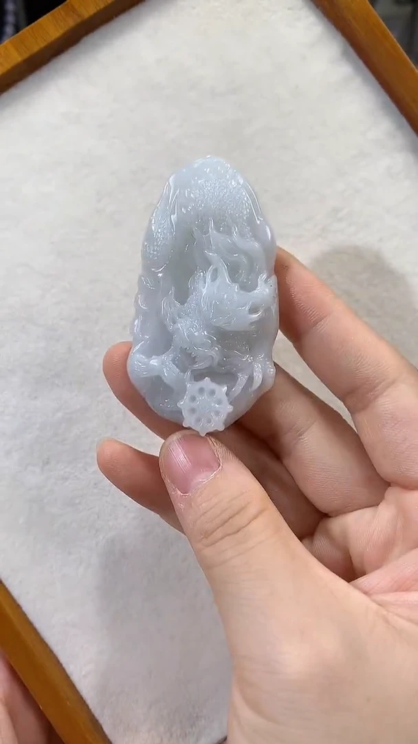 颈饰未镶嵌翡翠吊坠