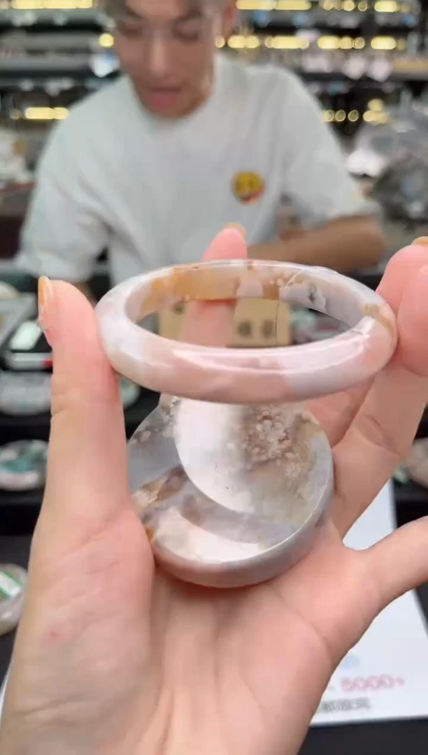 【闪购商品】石英质玉手镯未镶嵌57圈口（不退不换）1410131