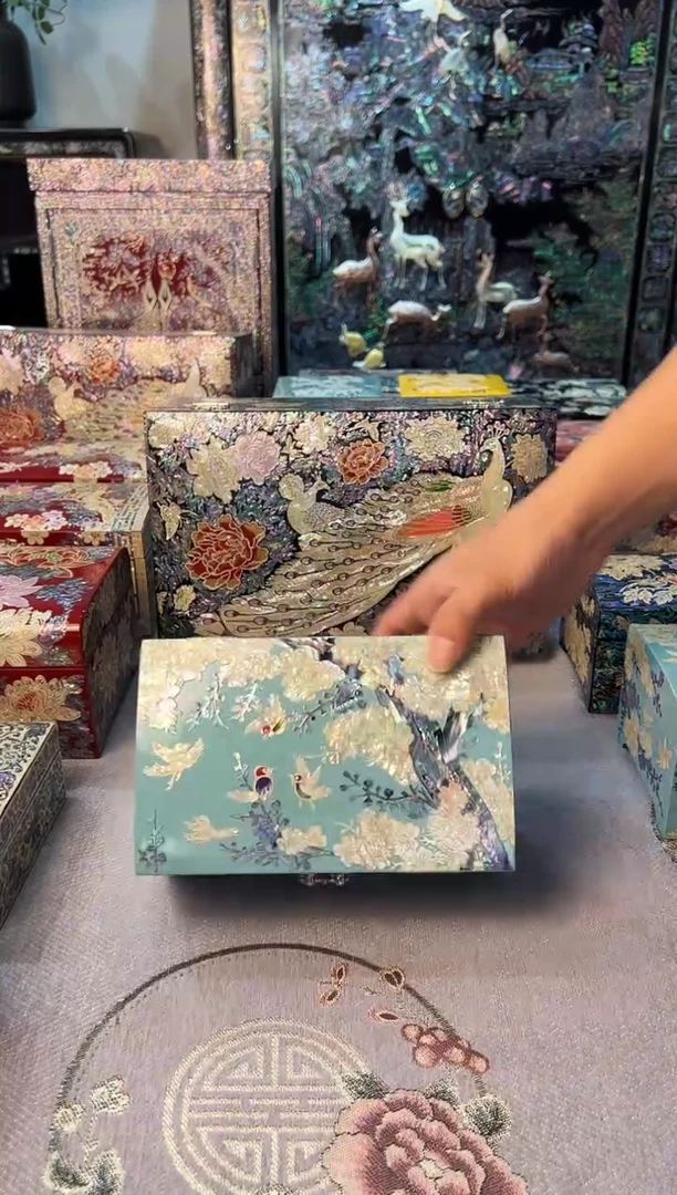 按扣绒布底··弘贝雅螺钿漆器文化馆