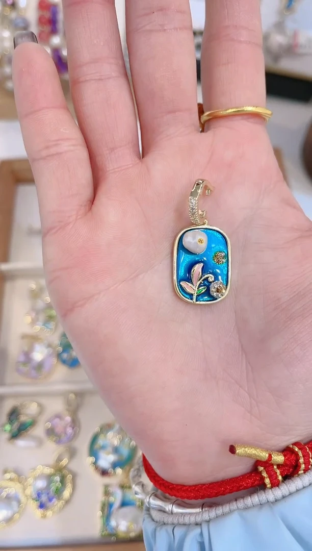 【闪购商品】淡水珍珠颈饰合金吊坠