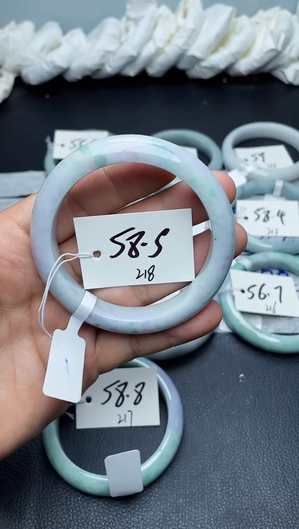 未镶嵌手镯翡翠218