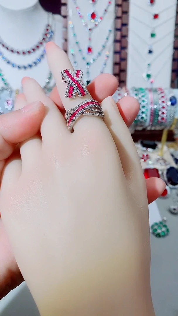 颈饰未镶嵌红宝石红宝石x套装