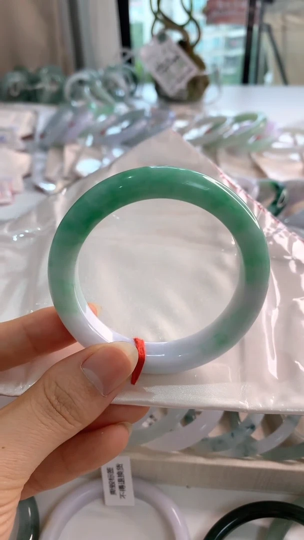 未镶嵌手镯翡翠54.6白底青