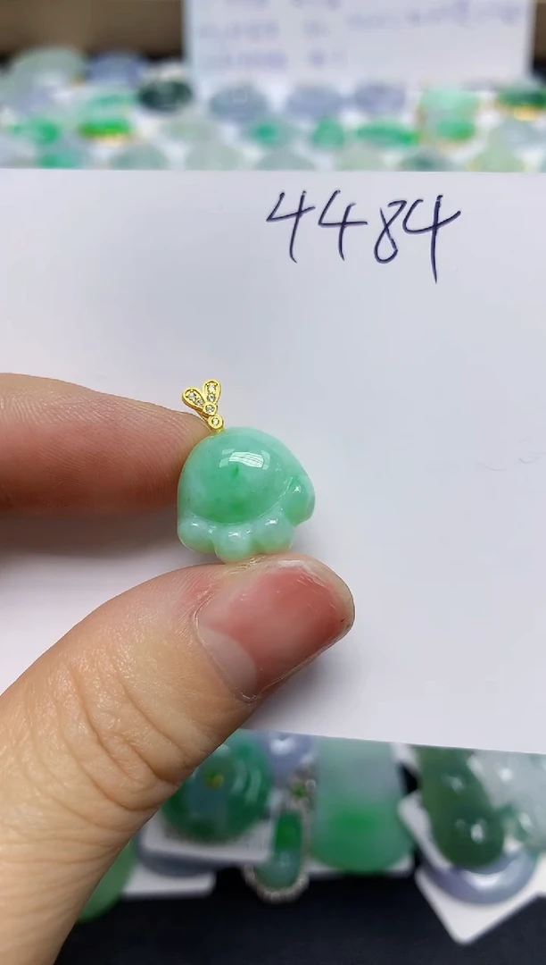 翡翠未镶嵌颈饰天然缅甸翡翠A货