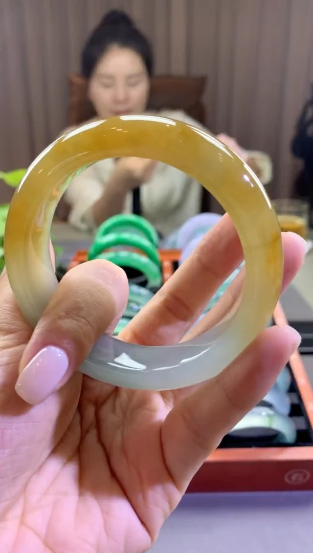 翡翠手镯未镶嵌【9号】黄翡正圈