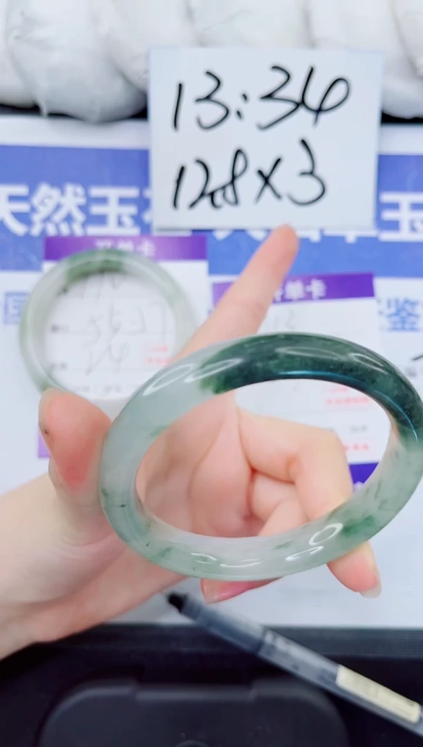 石英质玉手镯未镶嵌173-58