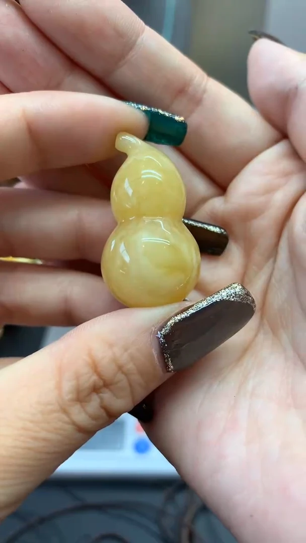 未镶嵌琥珀珠宝奇石1373