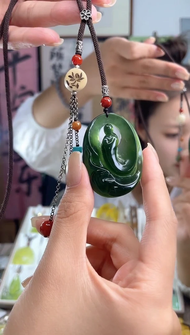 未镶嵌岫玉吊坠?****?多样性发货其中发一