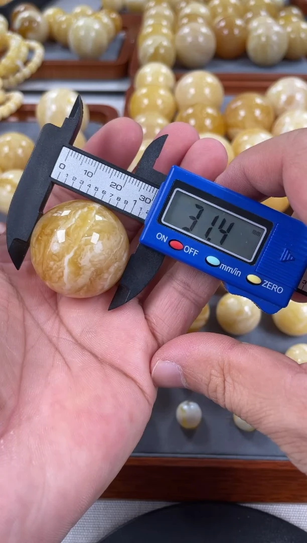 未镶嵌颈饰琥珀原矿俄料蜜蜡圆珠