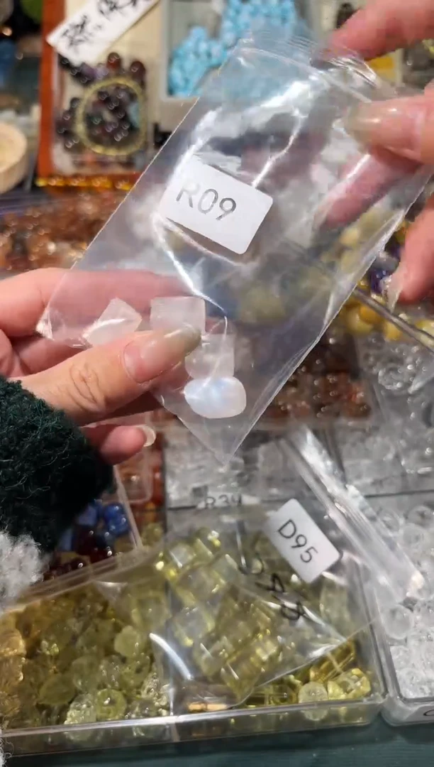 【闪购商品】水晶手串未镶嵌R07蓝月卡12貔貅5个