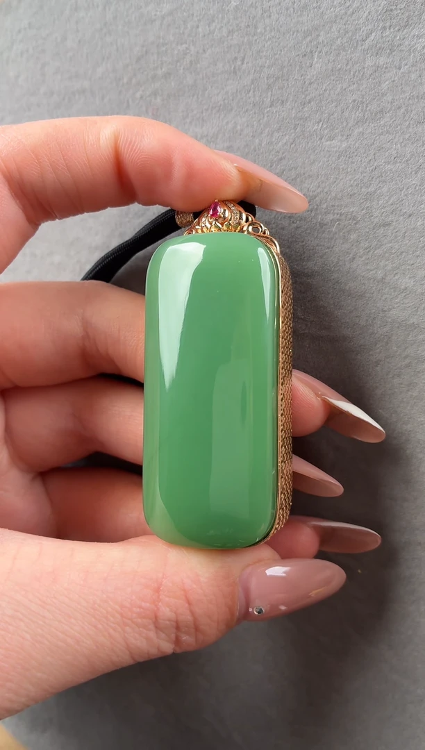 未镶嵌和田玉挂件摆*人1