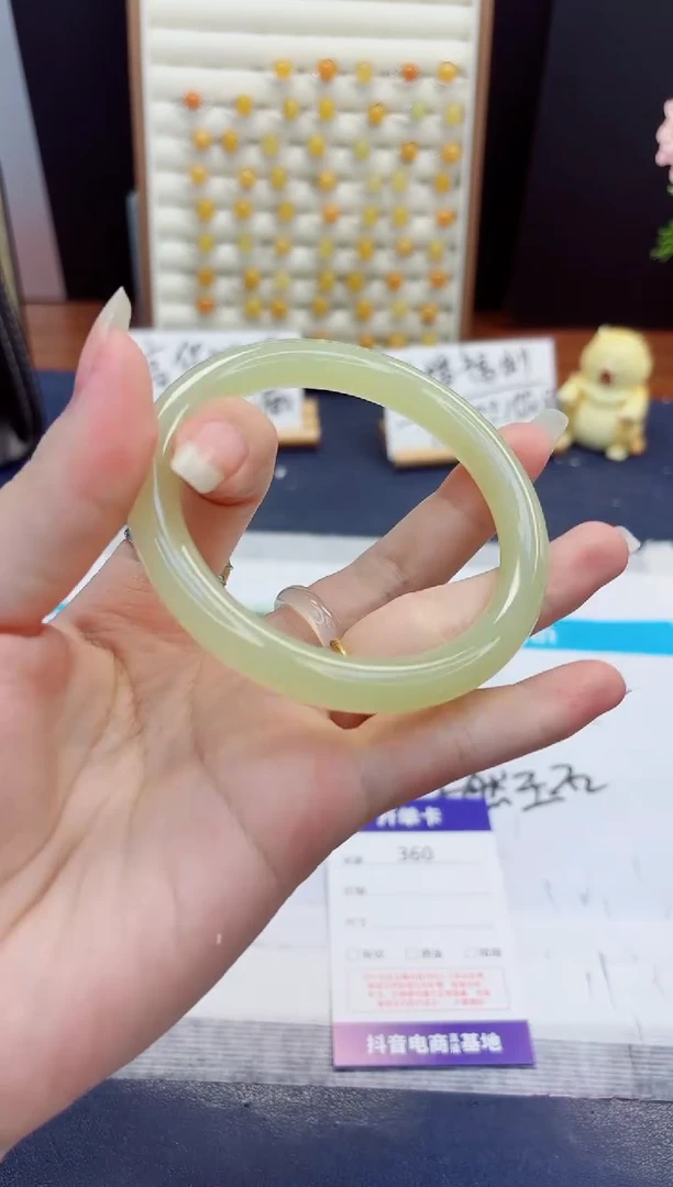 未镶嵌手镯石英质玉360-晴水-圈口61