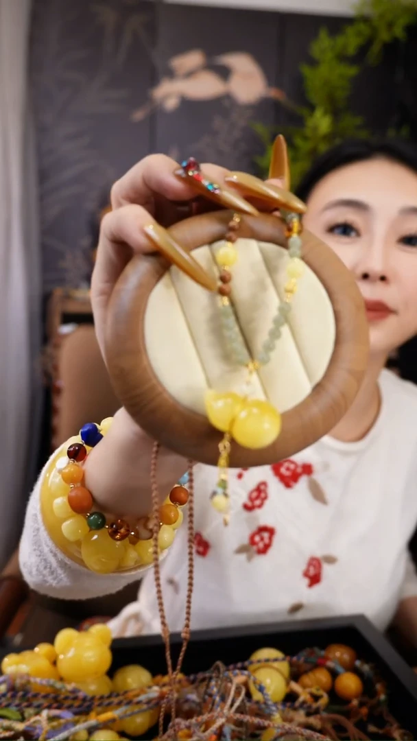 琥珀颈饰未镶嵌颈饰